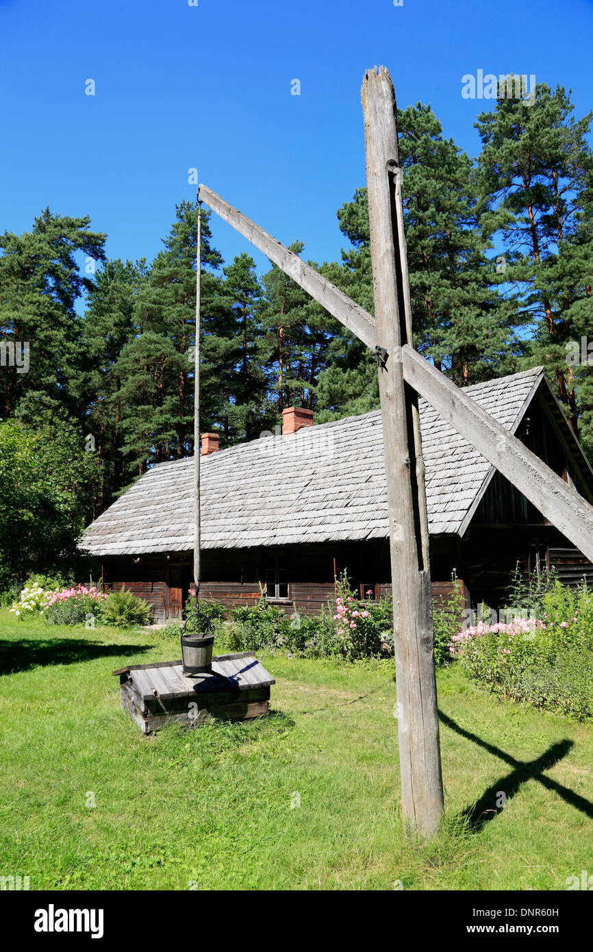 Il vecchio Fisher-casa a etnografico lettone open-air Museum vicino a Riga, Lettonia Foto Stock