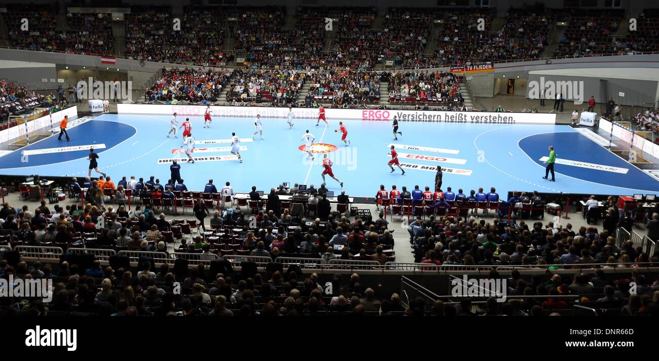 Dortmund, Germania. 03 gen 2014. Visualizzazione generale durante il Torneo Quattro Nazioni pallamano corrispondenza tra la Russia e l'Islanda a Westfalenhalle di Dortmund in Germania, 03 gennaio 2014. Foto: FRISO GENTSCH/dpa/Alamy Live News Foto Stock