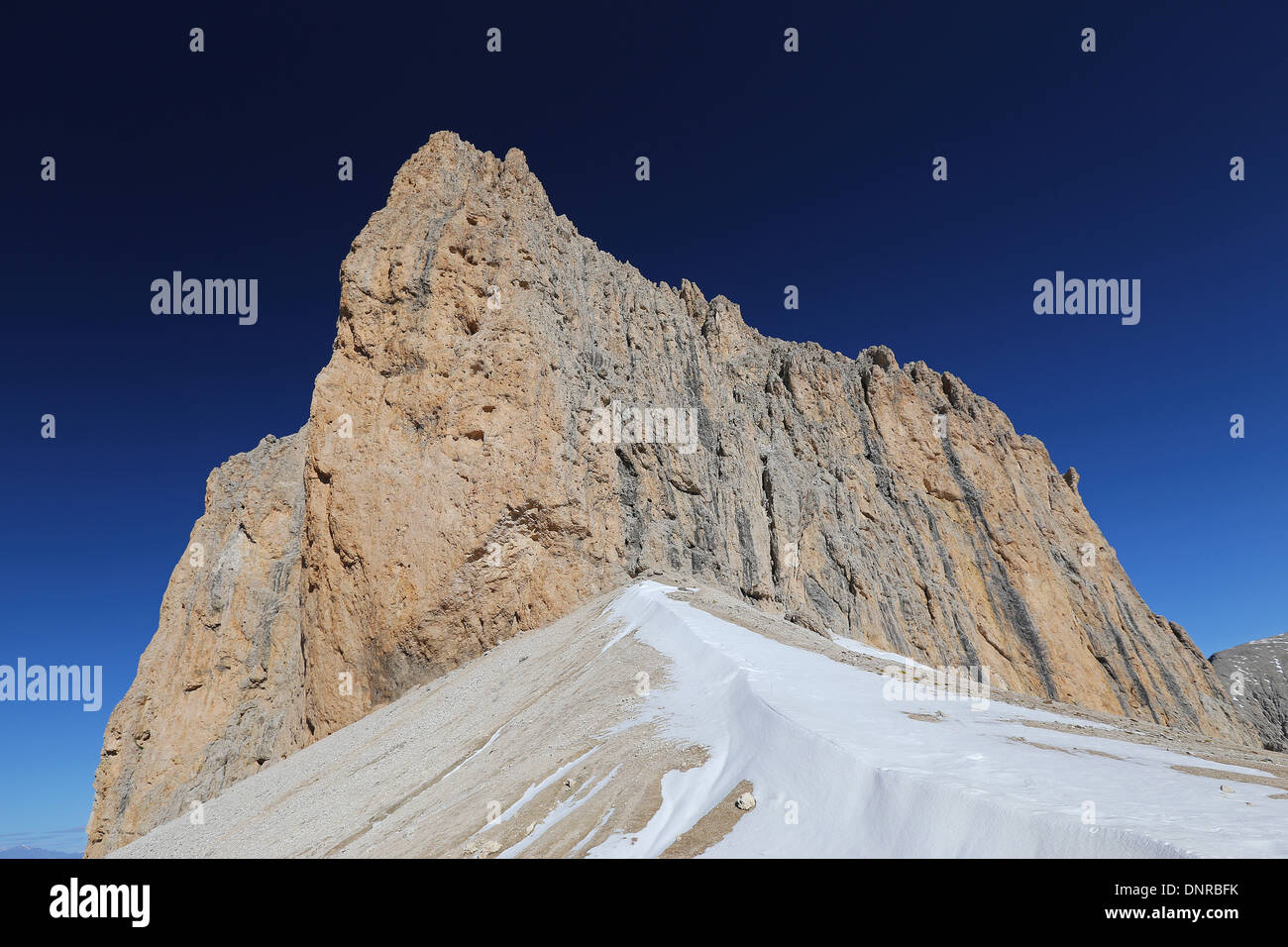 Le Dolomiti del Gruppo del Catinaccio. il Catinaccio d'Antermoia massiccio montuoso. La Val di Fassa, Alpi Italiane. L'Europa. Foto Stock