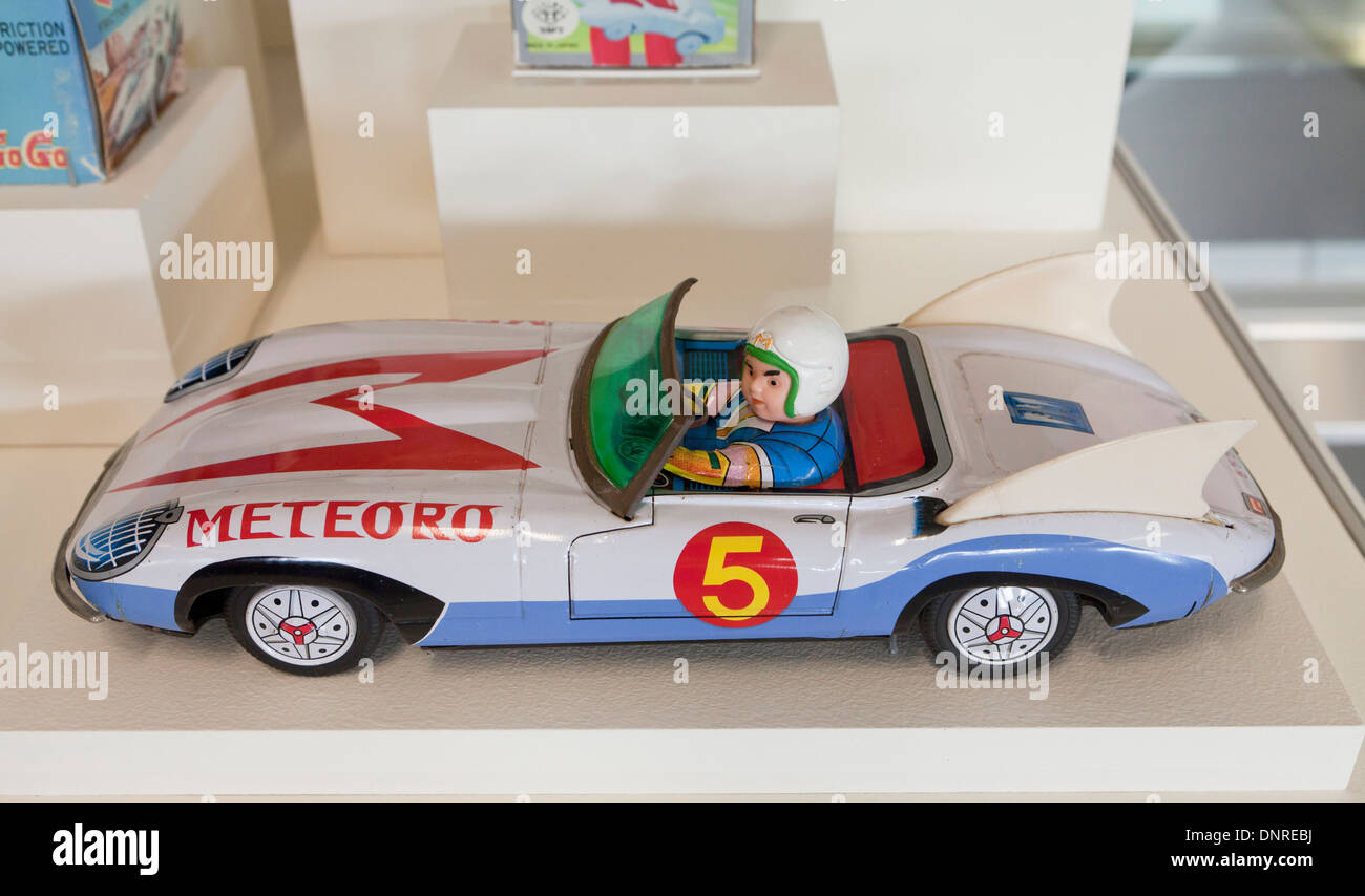 Attrito-azionato il corridore di velocità manga giapponese personaggio giocattolo di stagno, circa sessanta Foto Stock