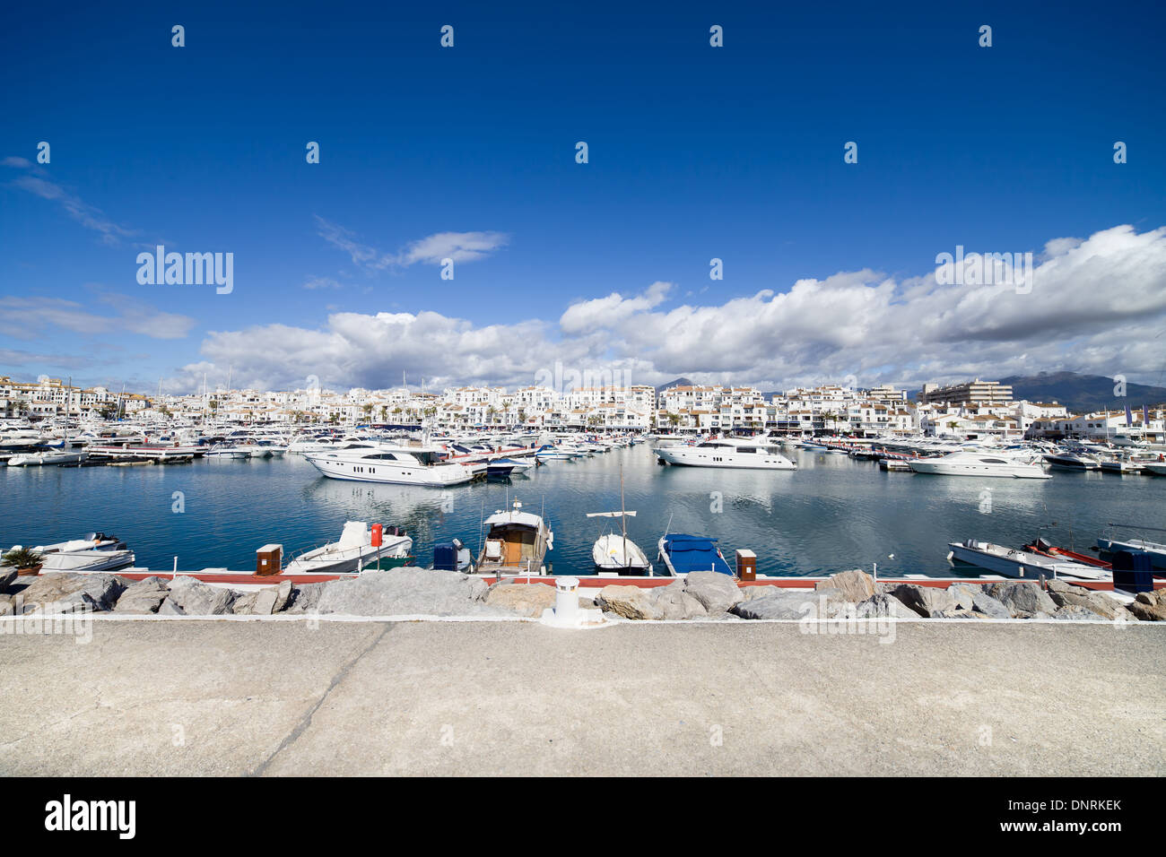 Puerto Banus Marina di lusso sulla Costa del Sol, vicino a Marbella in Spagna. Foto Stock