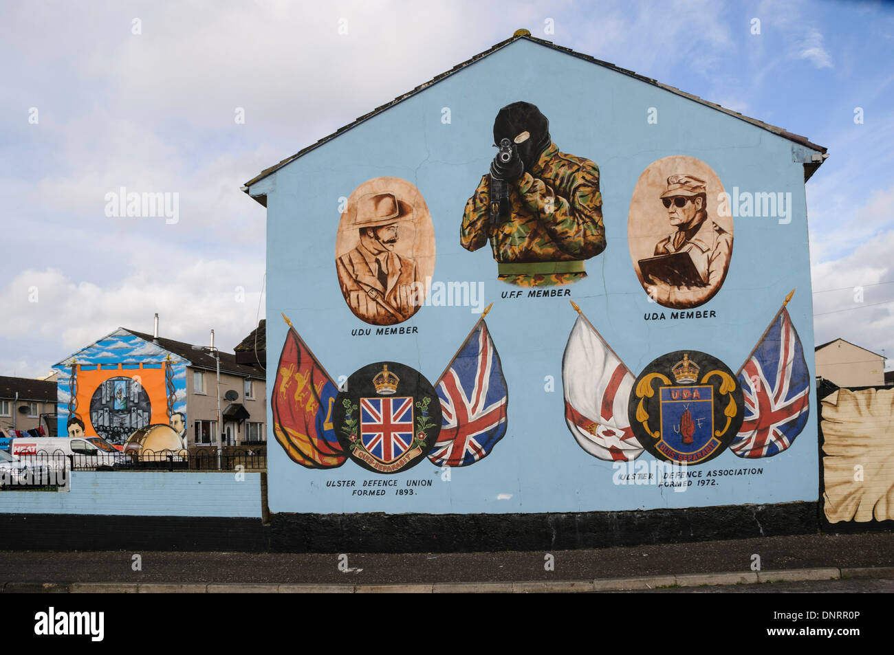 Ulster Defence Association paramilitari lealisti murale in Shankill station wagon, Belfast Foto Stock