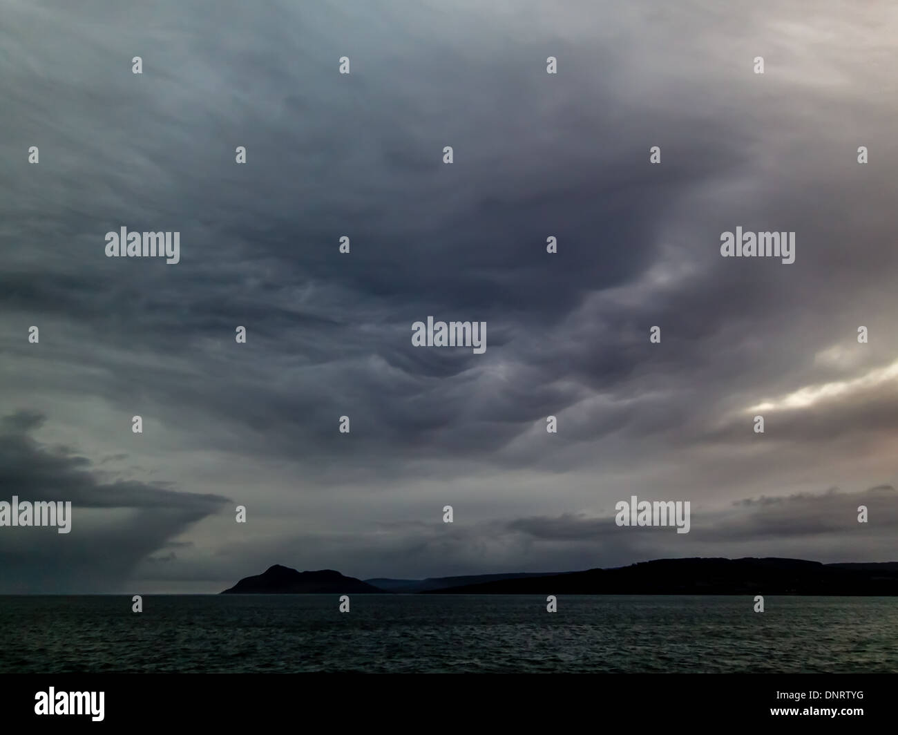 Wild cielo sopra l'isola di Arran, Scotland, Regno Unito Foto Stock