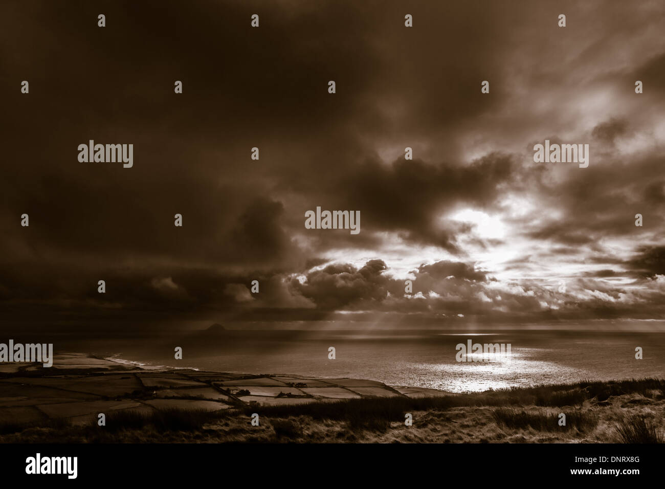 Tempesta imminente sull'isola di Arran (da Cnoc Don), Scotland, Regno Unito Foto Stock