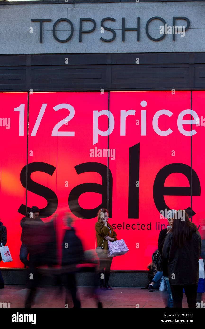 Tempo di vendita, Oxford Street, London, Regno Unito Foto Stock