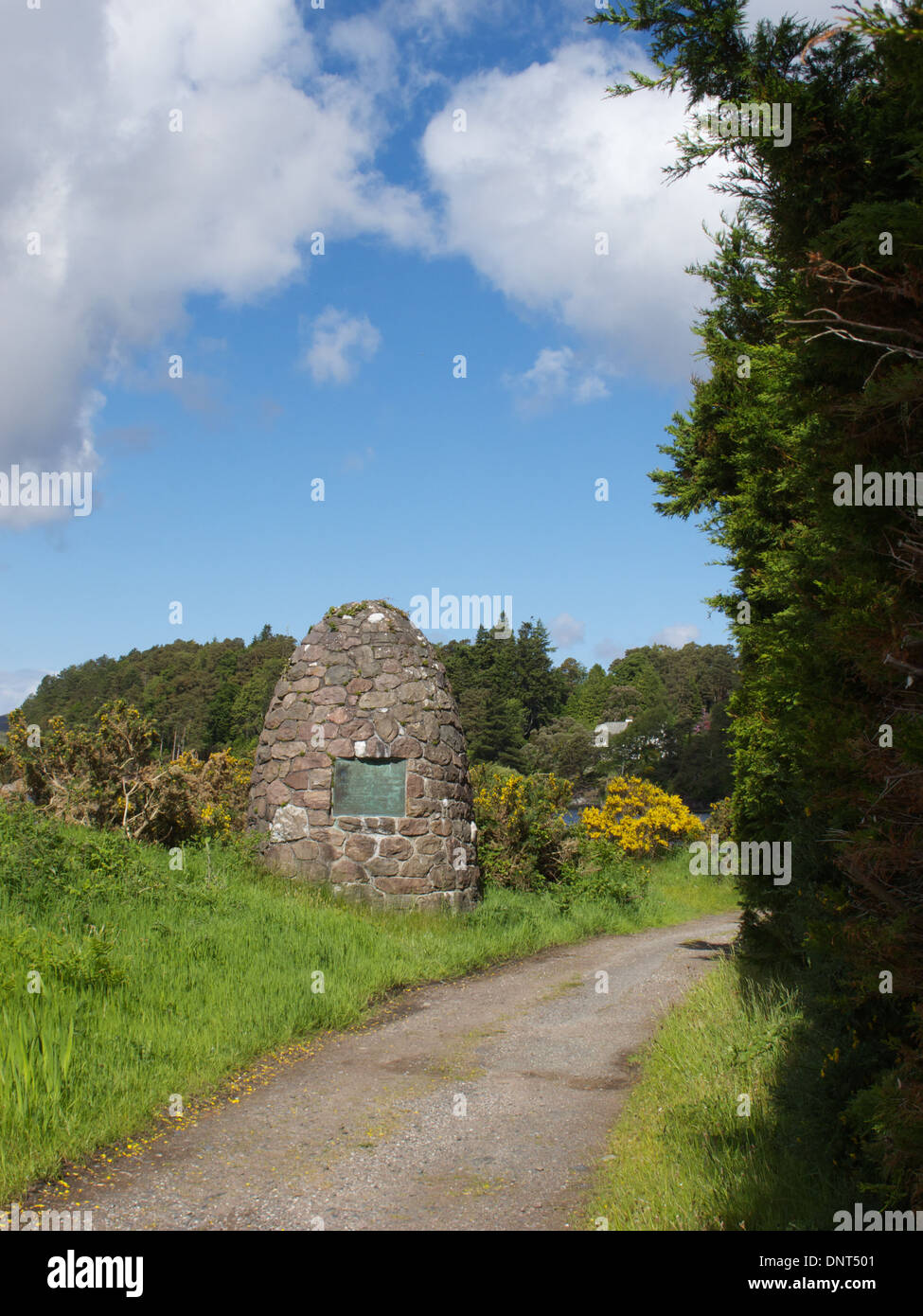 Memorial a Alexander Cameron 'l'Touraig Bardo" 1848 - 1933. Accanto a Loch pecora, Wester Ross, North West Highlands, Scozia. Foto Stock