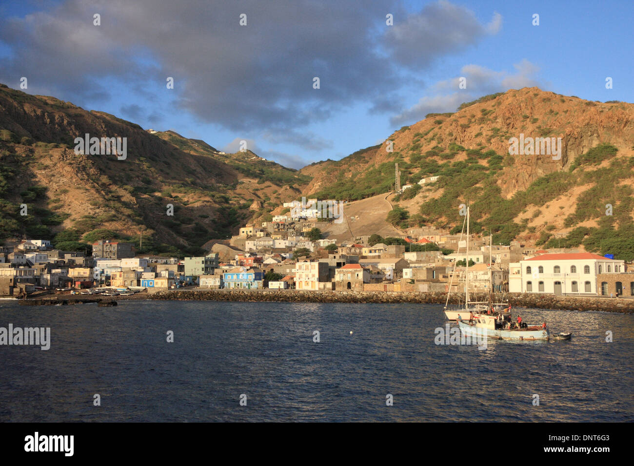 Il villaggio di porta di Furna sull isola di Brava, Capo Verde dove il traghetto dall'isola di Fogo docks. Foto Stock