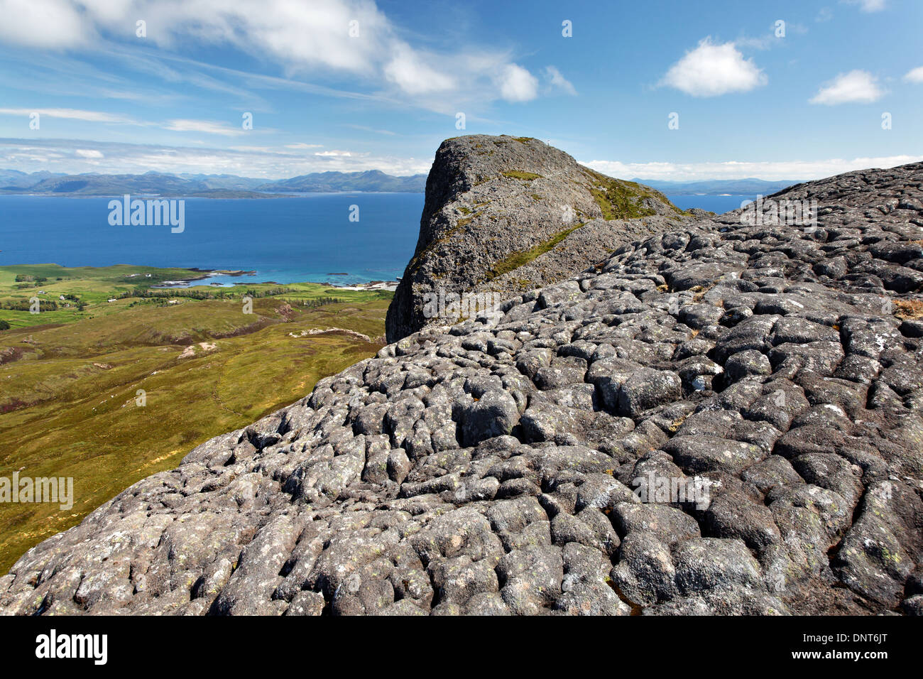 Il vertice a spiovente di un Sgurr, un monolito pitchstone sull isola di Eigg nelle Ebridi scozzesi Foto Stock