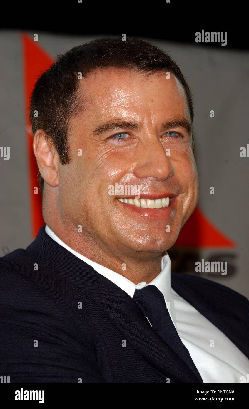 Agosto 28, 2002 - K25984AR SPIRITO DI AMICIZIA GLOBAL TOUR si ferma all'aeroporto JFK di New York, 28/08/02. ANDREA RENAULT/ 2002..John Travolta(Immagine di credito: © Globo foto/ZUMAPRESS.com) Foto Stock