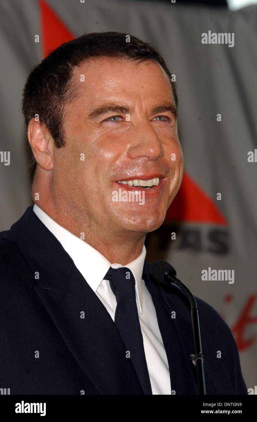 Agosto 28, 2002 - K25984AR SPIRITO DI AMICIZIA GLOBAL TOUR si ferma all'aeroporto JFK di New York, 28/08/02. ANDREA RENAULT/ 2002..John Travolta(Immagine di credito: © Globo foto/ZUMAPRESS.com) Foto Stock