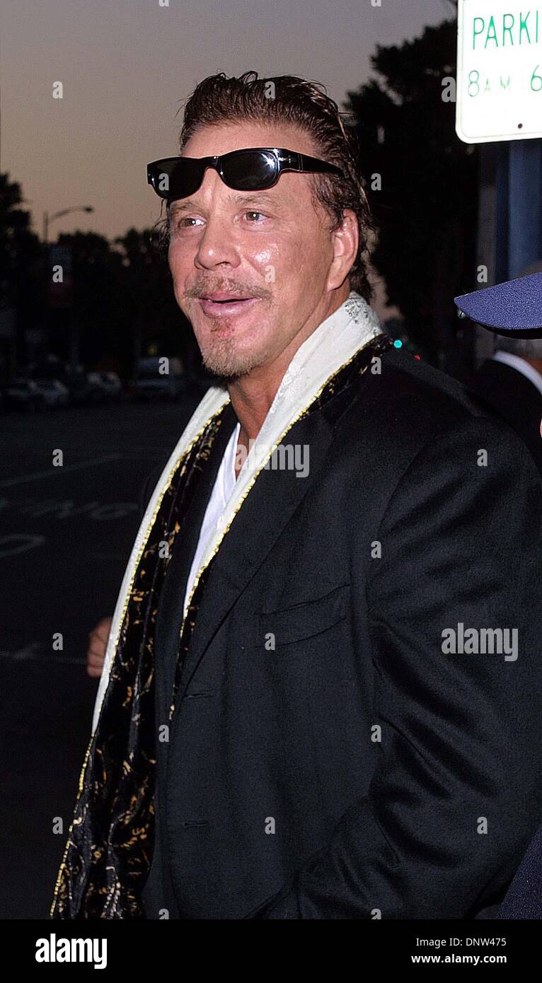 Sett. 18, 2002 - K26099TR JASON FOUNDATION per suicidio giovanile PERVENTION .SPAGO ristorante a Beverly Hills, CA. 9-18-02. TOM RODRIGUEZ/ Mickey Rourke(Immagine di credito: © Globo foto/ZUMAPRESS.com) Foto Stock