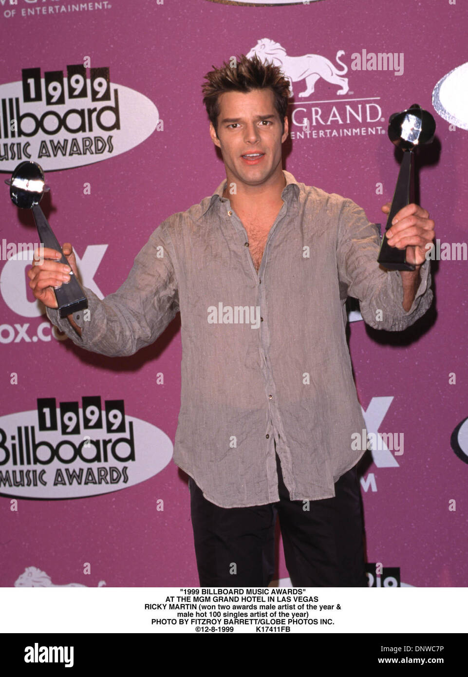 8 dicembre 1999 - ''1999 BILLBOARD MUSIC AWARDS''.al MGM GRAND HOTEL DI LAS VEGAS .ricky martin (ha vinto due premi Artista maschile dell'anno &.caldo maschio 100 single artista dell'anno). FITZROY BARRETT/ 12-8-1999 K17411FB(Immagine di credito: © Globo foto/ZUMAPRESS.com) Foto Stock