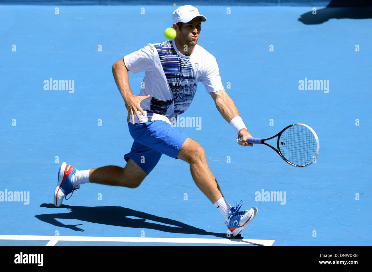 Auckland, Nuova Zelanda. 06 gen 2014. Stati Uniti d'America's Bradley Klahn durante la propria qualifica singles matchon giorno 1 del 2014 Heineken aperta. ASB Tennis Centre di Auckland. La Nuova Zelanda. Credito: Azione Sport Plus/Alamy Live News Foto Stock