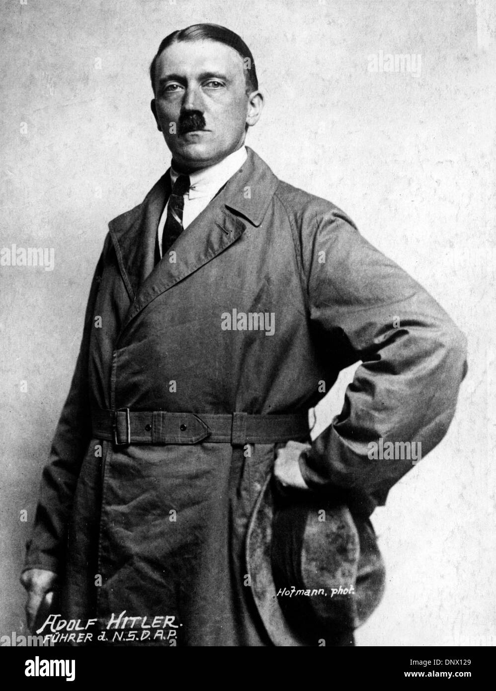 6 giugno 1920 - Berlino, Germania - originale ritratto del leader nazista ADOLF HITLER (1889-1945) nel 1920. Hitler era il Führer della Germania dal 1934 - 1945. (Credito Immagine: © Keystone foto/ZUMAPRESS.com) Foto Stock