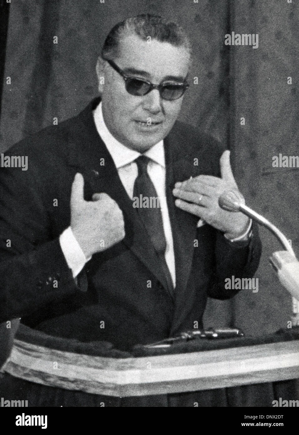 02 ago 1963 - Roma, Italia - ARTURO MICHELINI parla alla VII Assemblea del nuovo partito fascista presso il Palazzo dei Congressi. (Credito Immagine: © Keystone foto/ZUMAPRESS.com) Foto Stock