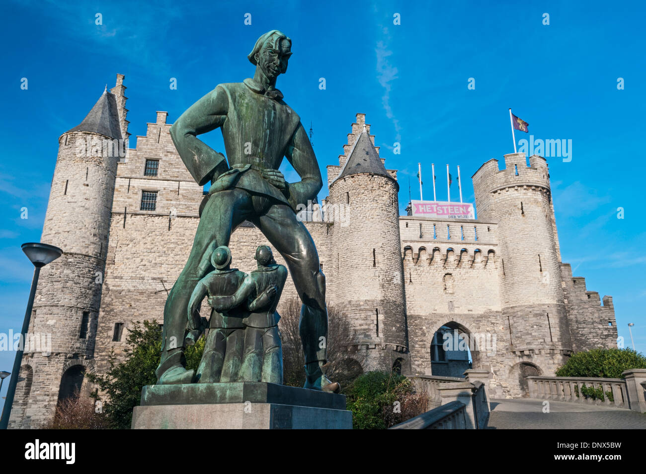 Lange Wapper statua castello Steen Anversa in Belgio Foto Stock