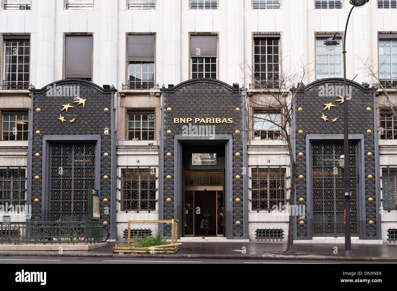 Parigi, Francia - BNP Parisbas bank Head office sul Boulevard des Italiens Foto Stock