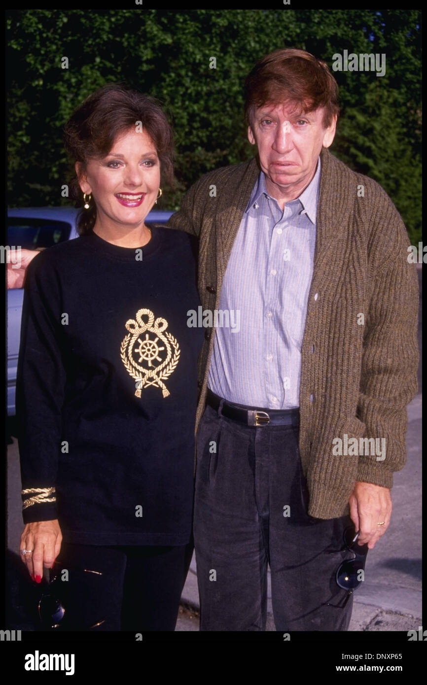 Hollywood, CA, Stati Uniti d'America; 'Gilligan isola dell' co-stars, Bob denver 'Gilligan", e Dawn WELLS 'Mary Ann' in una foto non datata. (Michelson/data sconosciuta) Obbligatorio Credit: Foto da Michelson/ZUMA premere. (©) Copyright 2006 Michelson Foto Stock