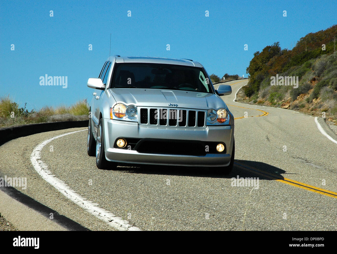 Mar 07, 2006; Los Angeles, CA, Stati Uniti d'America; Chrysler ad elevate prestazioni SRT (Street e Race Technology) divisione ha preso la Jeep Grand Cherokee STR8 ad un livello molto più elevato di styling, potenza e prestazioni con 0-60mph sotto 5sec., 0-100-0 in 19.2sec. e un 60-0mph distanza di frenatura di 125m. Il nuovo Grand Cherokee SRT8 è un hot rod direttamente dalla fabbrica senza reale necessità per dopo Foto Stock