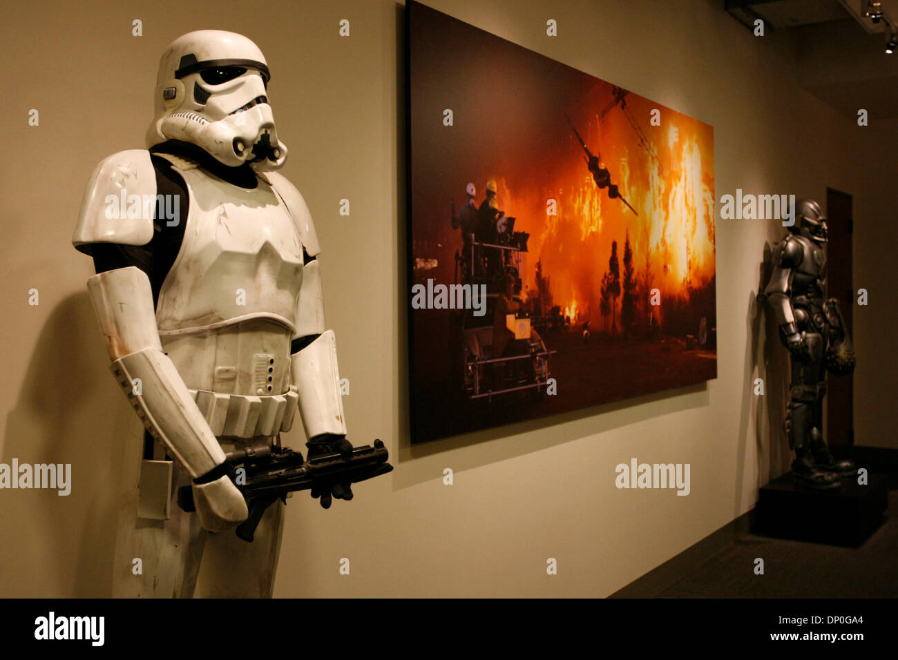 Mar 18, 2006; San Francisco, CA, Stati Uniti d'America; come parte dei suoi 225 anniversario, la Academy of Arts & Sciences ha ospitato un evento speciale, la mescolanza di arte e scienza, a George Lucas Letterman Digital Art Center di San Francisco durante la quale l'Accademia presentato Lucas con un premio fondatori. Un raro sguardo all'interno il Letterman Digital Arts Center rivela movie puntelli in ogni Foto Stock