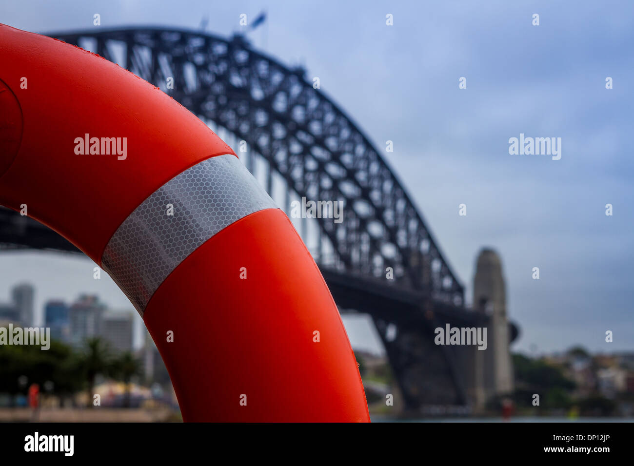 La curvatura della ciambella, mimando il Ponte del Porto di Sydney. Foto Stock