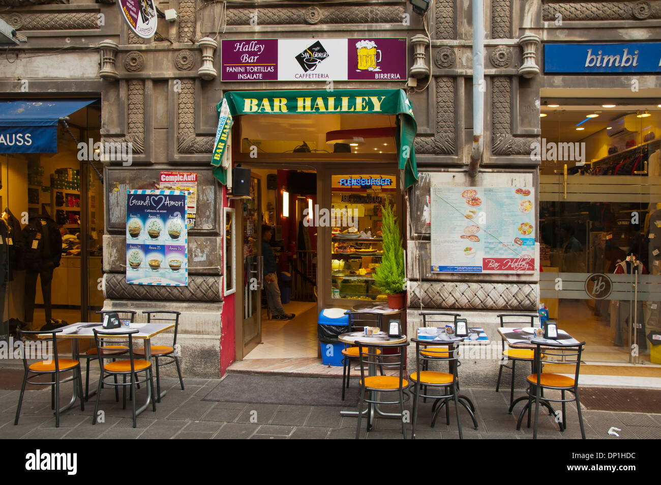 Via San Vicenzo strada pedonale centrale di Genova Liguria Italia Europa Foto Stock