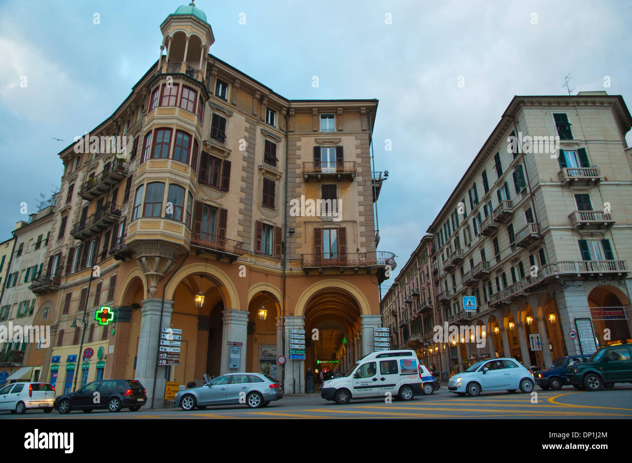 Piazza dei Consoli piazza centrale della città di Savona Liguria Italia Europa Foto Stock