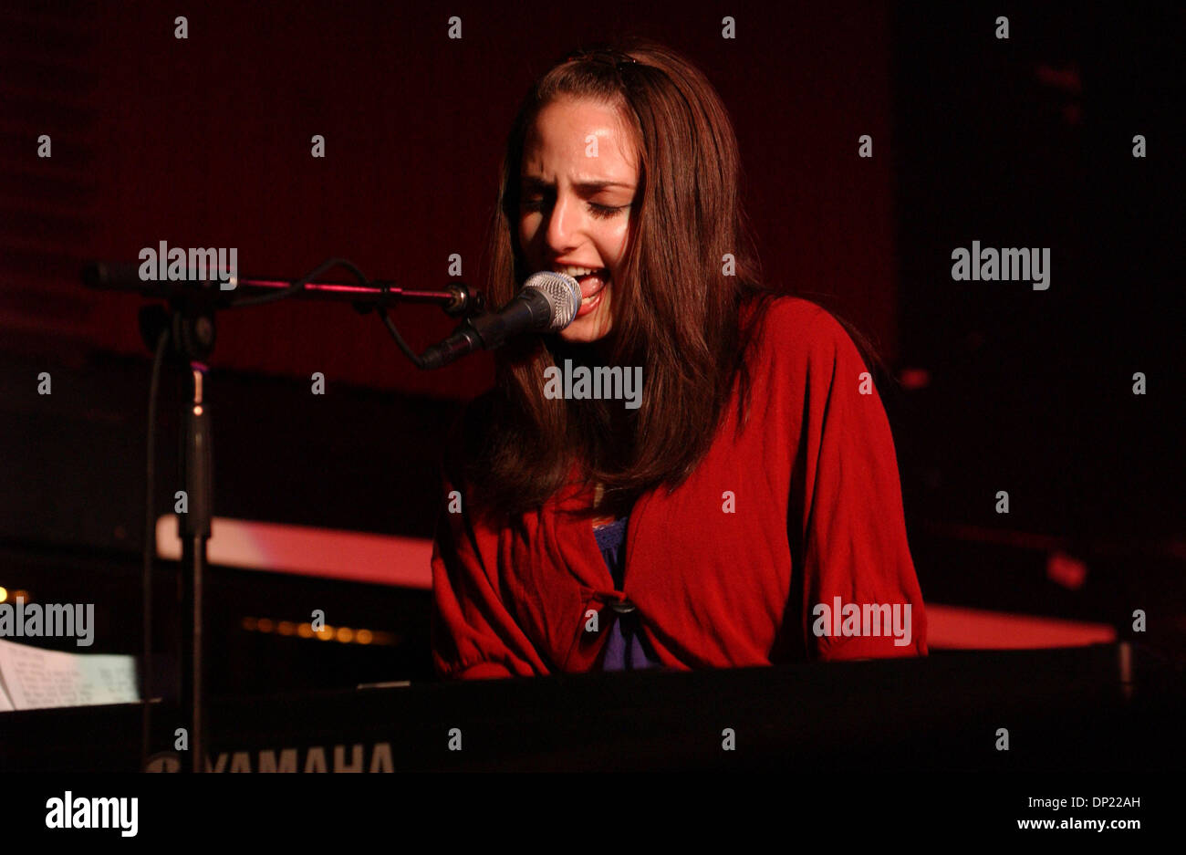 Maggio 15, 2006; Raleigh, NC, Stati Uniti d'America; musicista ALEXA RAY JOEL, figlia di Billy Joel e modello Christie Brinkley suona dal vivo come il suo 2006 tour farà tappa al teatro Lincoln si trova nel centro di Raleigh. Credito: Foto di Jason Moore (©) Copyright 2006 da Jason Moore Foto Stock