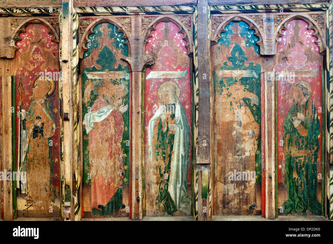 Dipinti medievali su parte della schermata di rood presso la chiesa di San Nicola, Salthouse, Norfolk. I dettagli nella descrizione. Foto Stock