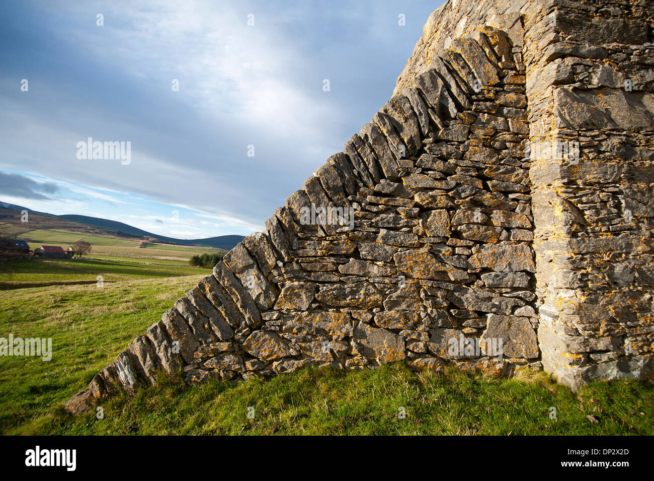 Il tetro rovine del castello di Auchindoun vicino a Dufftown, Morayshire. Grampian regione. SCO 9184 Foto Stock