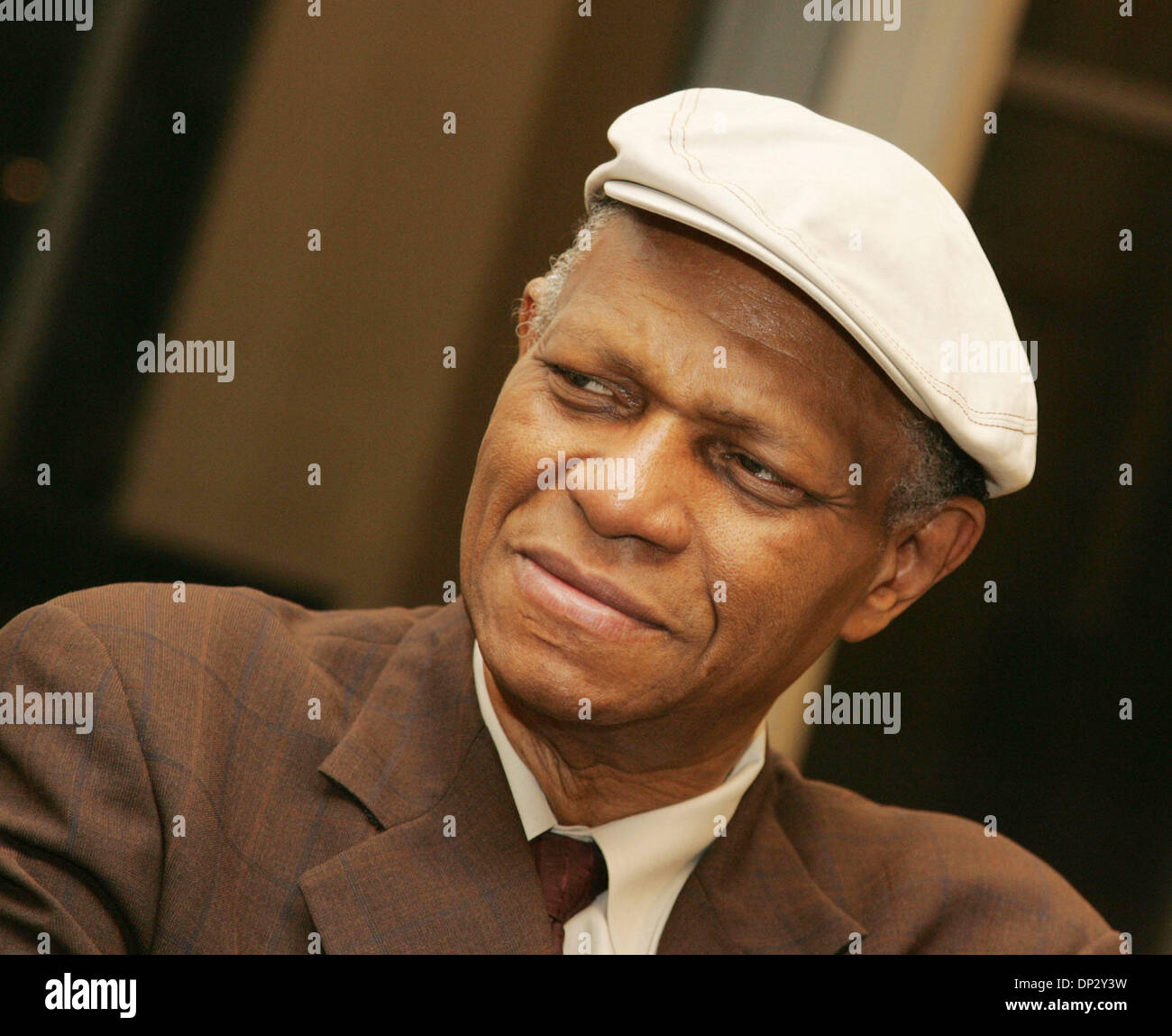 Jun 13, 2006; New York, NY, STATI UNITI D'AMERICA; pianista jazz MCCOY TYNER a lezione per il nuovo libro " La casa che "Trane costruito: la storia dei record di Impulso" tenutasi presso Barnes and Noble Lincoln Square. Credito: Foto di Nancy Kaszerman/ZUMA premere. (©) Copyright 2006 by Nancy Kaszerman Foto Stock