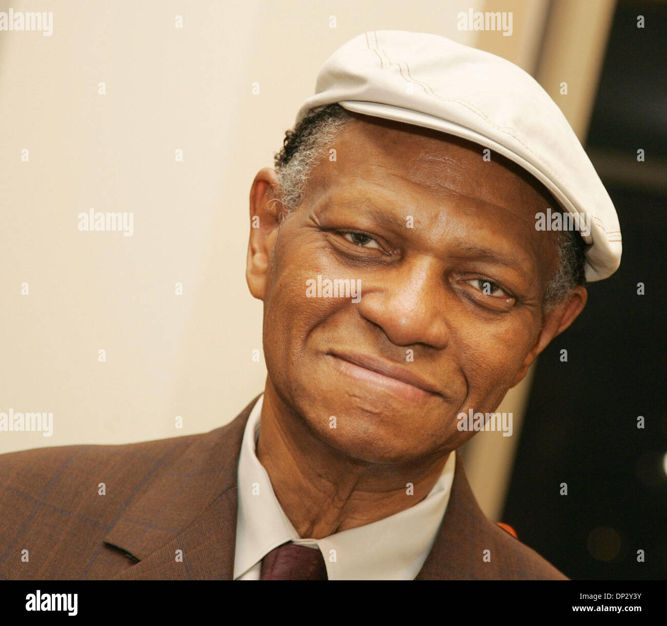 Jun 13, 2006; New York, NY, STATI UNITI D'AMERICA; pianista jazz MCCOY TYNER a lezione per il nuovo libro " La casa che "Trane costruito: la storia dei record di Impulso" tenutasi presso Barnes and Noble Lincoln Square. Credito: Foto di Nancy Kaszerman/ZUMA premere. (©) Copyright 2006 by Nancy Kaszerman Foto Stock