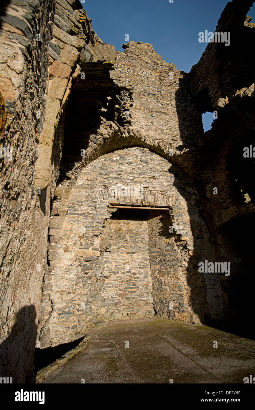 Il tetro rovinato interno del castello Auchindoun vicino a Dufftown, Morayshire. Grampian regione. SCO 9186 Foto Stock