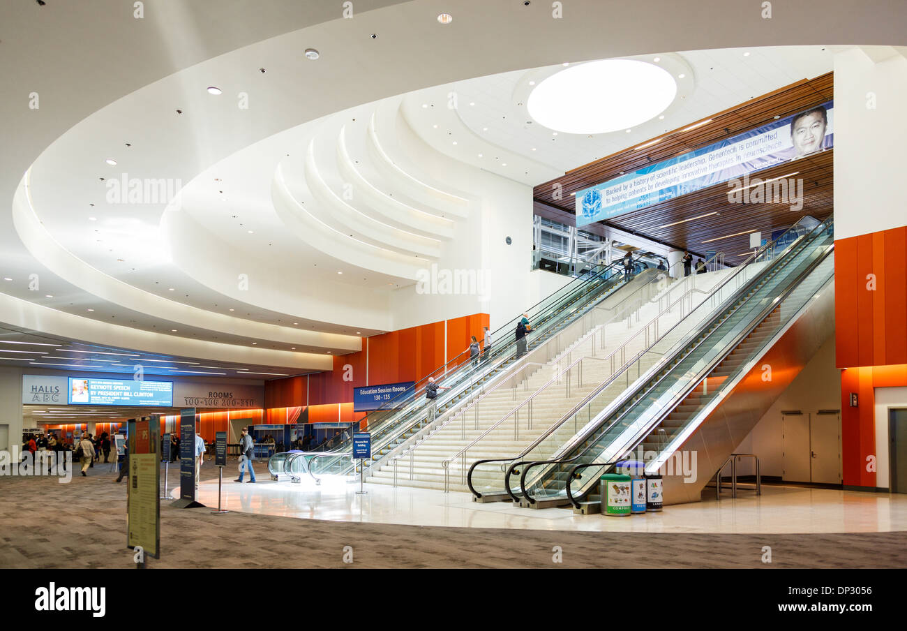Interno del Moscone Center, il più grande complesso fieristico e congressuale a San Francisco, California. Foto Stock