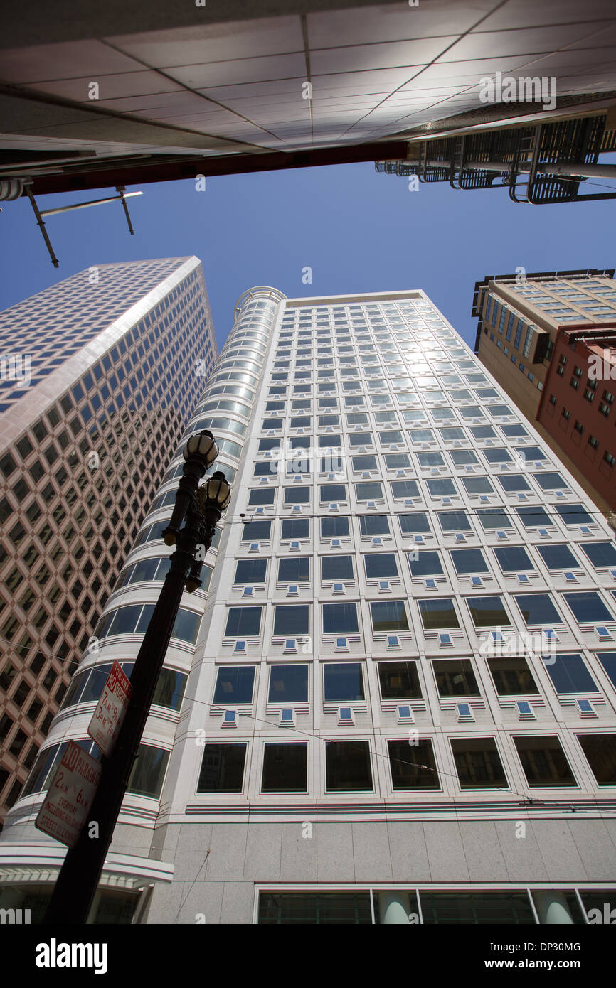 Grattacieli nella città di San Francisco center dare l'impressione di una vivace e dinamica economia di mercato. Foto Stock