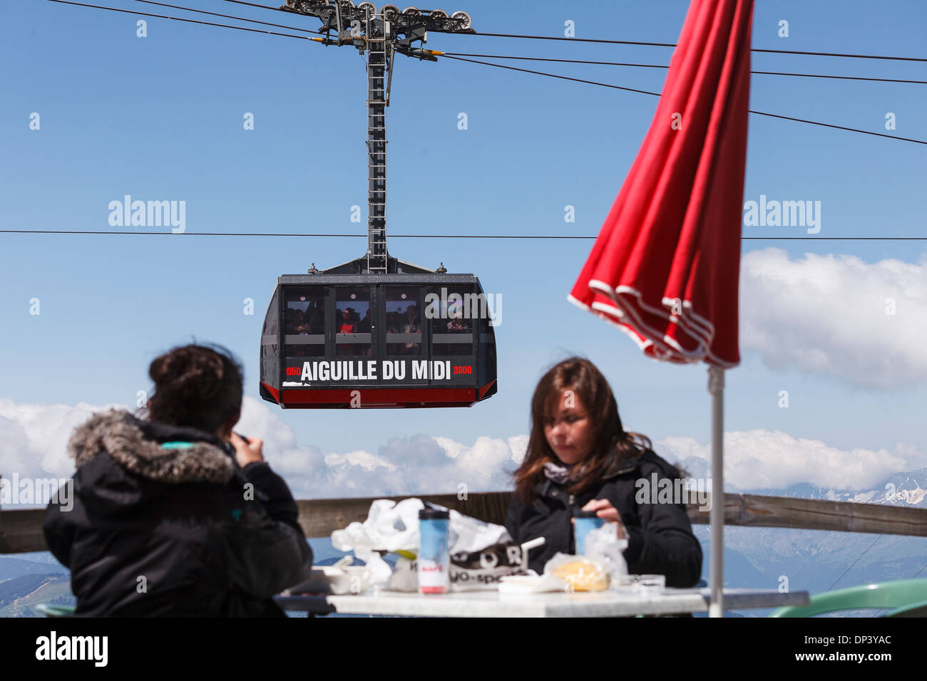 Aiguille du Midi funivia - Panoramico Mont-Blanc Gondola, Chamonix, sulle Alpi francesi, Savoie, Francia, Europa Foto Stock
