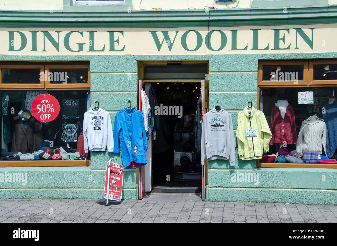 Display esterno di Dingle Società di lana, Dingle città, contea di Kerry, Irlanda Foto Stock