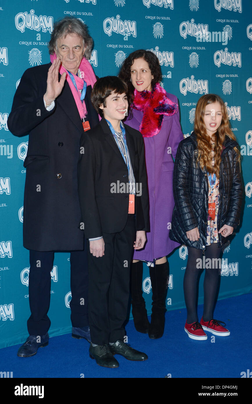 Londra, Inghilterra - gennaio 07: Sir Paul Smith e la famiglia assiste il "Cirque du Soleil: Quidam' apertura notturna al Royal Albert Hall il 7 gennaio 2014 a Londra, Inghilterra. (Foto da vedere Li) Foto Stock