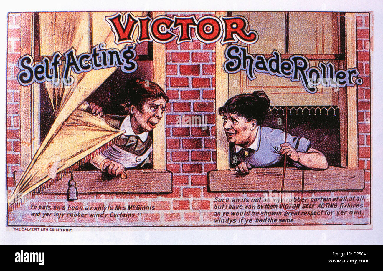 Due donne sporgersi di appartamento Windows per parlare, Victor Self-Acting ombra rullo, Vintage scheda commerciale, circa 1885 Foto Stock