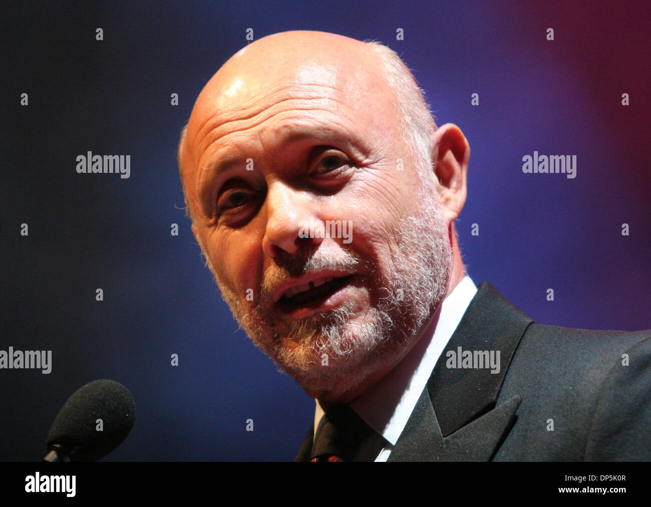 Sep 17, 2006; Temecula, California, Stati Uniti d'America; HECTOR ELIZONDO riceve i fondatori Award al dodicesimo annuale di Temecula Valley Film e Musica Festival tenutosi al Pechanga Resort and Casino. Credito: Foto di Edward Hannigan/ZUMA premere. (©) Copyright 2006 da Edward Hannigan Foto Stock