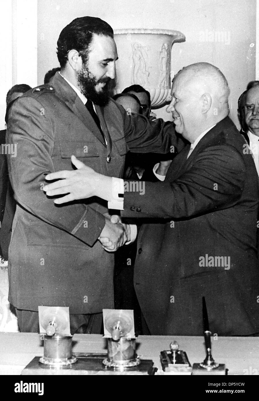 Карибский кризис 1962 участники. Куба карибский кризис. Джон кеннеди карибский кризис. Переговоры во время карибского кризиса. Хрущев и кеннеди.