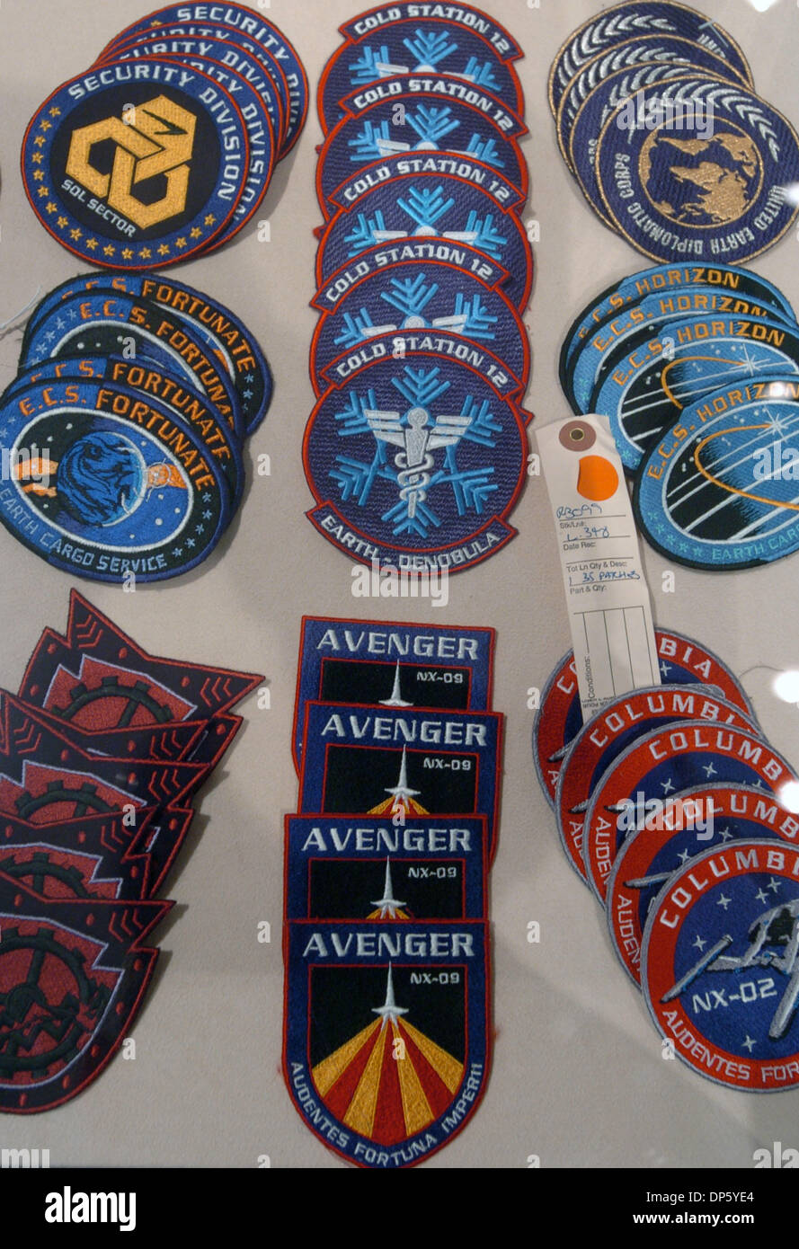 Set 29, 2006; Manhattan, NY, STATI UNITI D'AMERICA; in celebrazione del quarantesimo anniversario di Star Trek Christie's terrà un asta ufficiale di Star Trek di elementi da archivi di CBS Paramount studi televisivi. Gli elementi includono il materiale da tutte le Star Trek serie televisive e film, tra cui costumi, puntelli, set di fasciature, modelli di Starship Enterprise e varie nave aliena Foto Stock