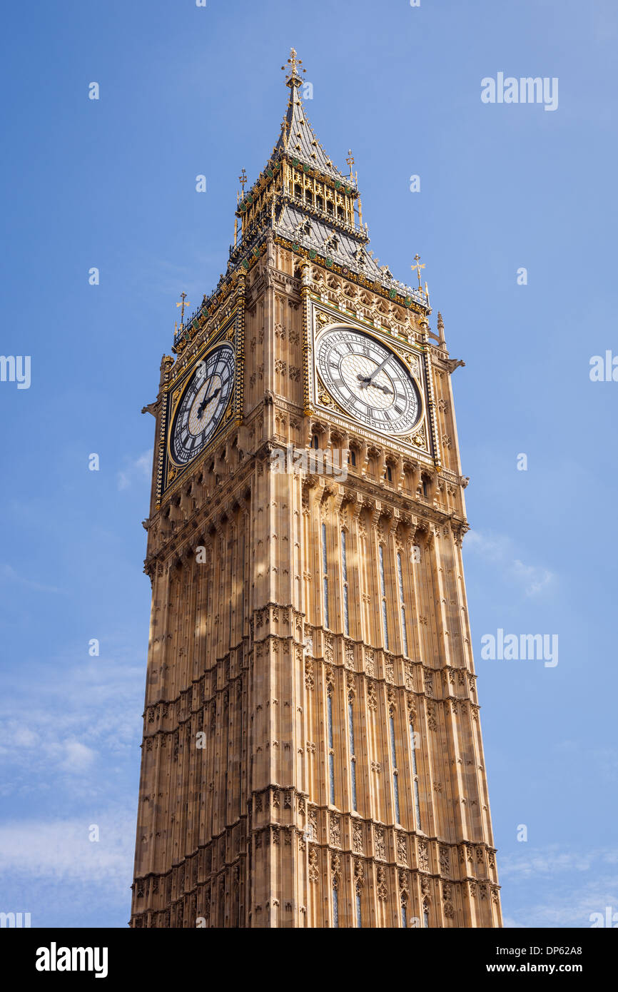 Big Ben, o St Stephen's Tower, in Westminster, Londra, Regno Unito su un chiaro pomeriggio soleggiato. Foto Stock
