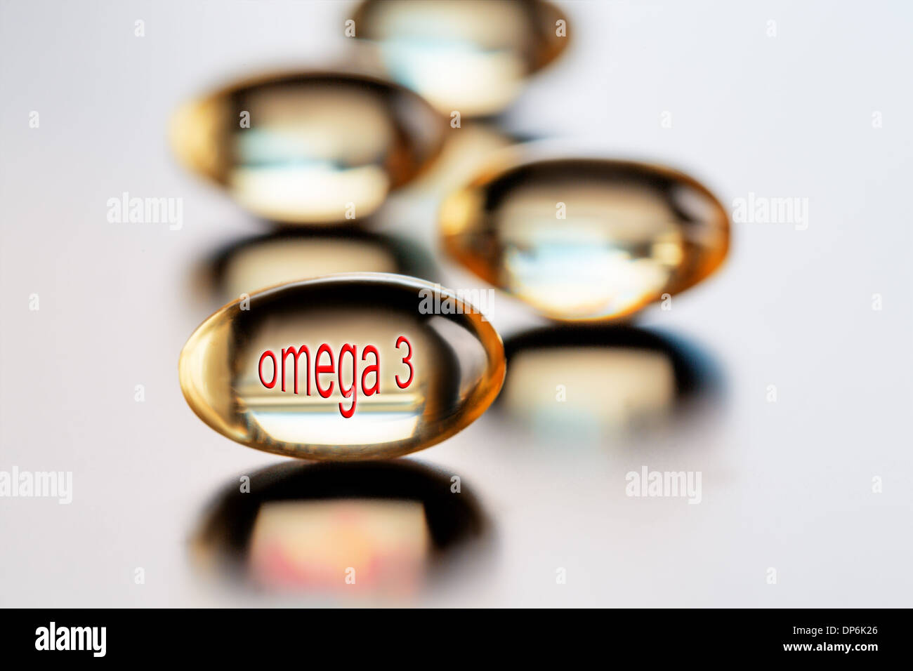 Capsule con vitamina omega 3 Foto Stock