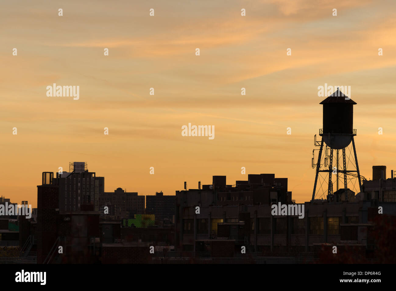 Brooklyn water tower su sfondo al tramonto Foto Stock