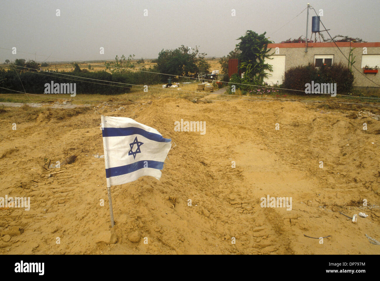Yamit, Israele, aprile 1982. Yamit era un insediamento israeliano stabilito dalla fine della guerra dei sei giorni del 1967, nella parte settentrionale della penisola del Sinai a sud della Striscia di Gaza. L'accordo fu consegnato all'Egitto nel 1982 come parte dei termini del trattato di pace Egitto-Israele del 1979. 1980 HOMER SYKES Foto Stock