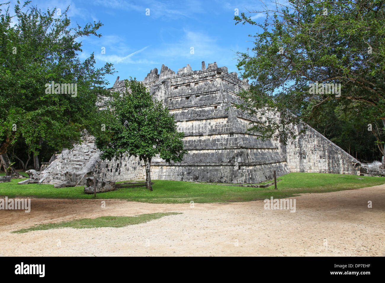 Piramide a gradini Chichen Itza, rovine maya sulla penisola dello Yucatan Messico America del Nord Foto Stock