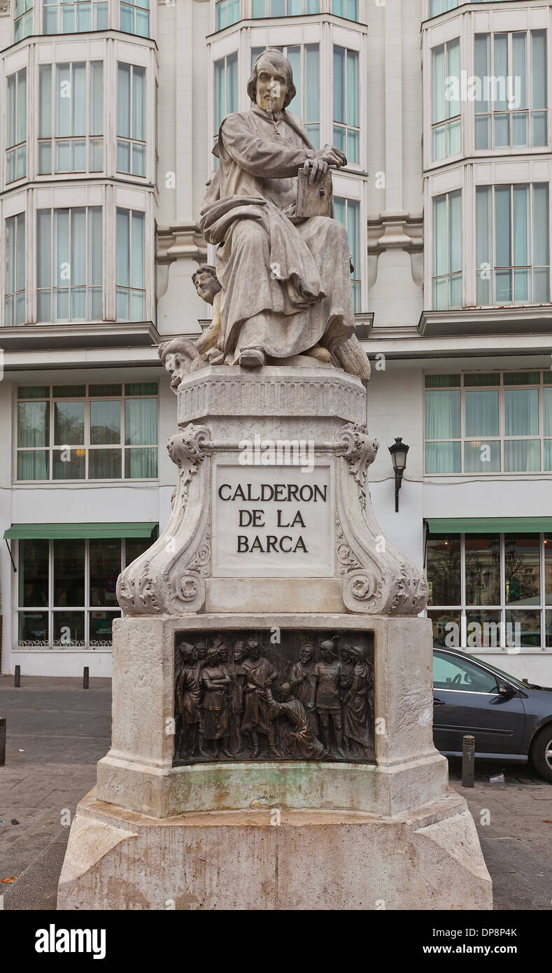 Monumento a Pedro Calderon de la Barca, un Drammaturgo, poeta e scrittore spagnola della Golden Age. Madrin, Spagna Foto Stock