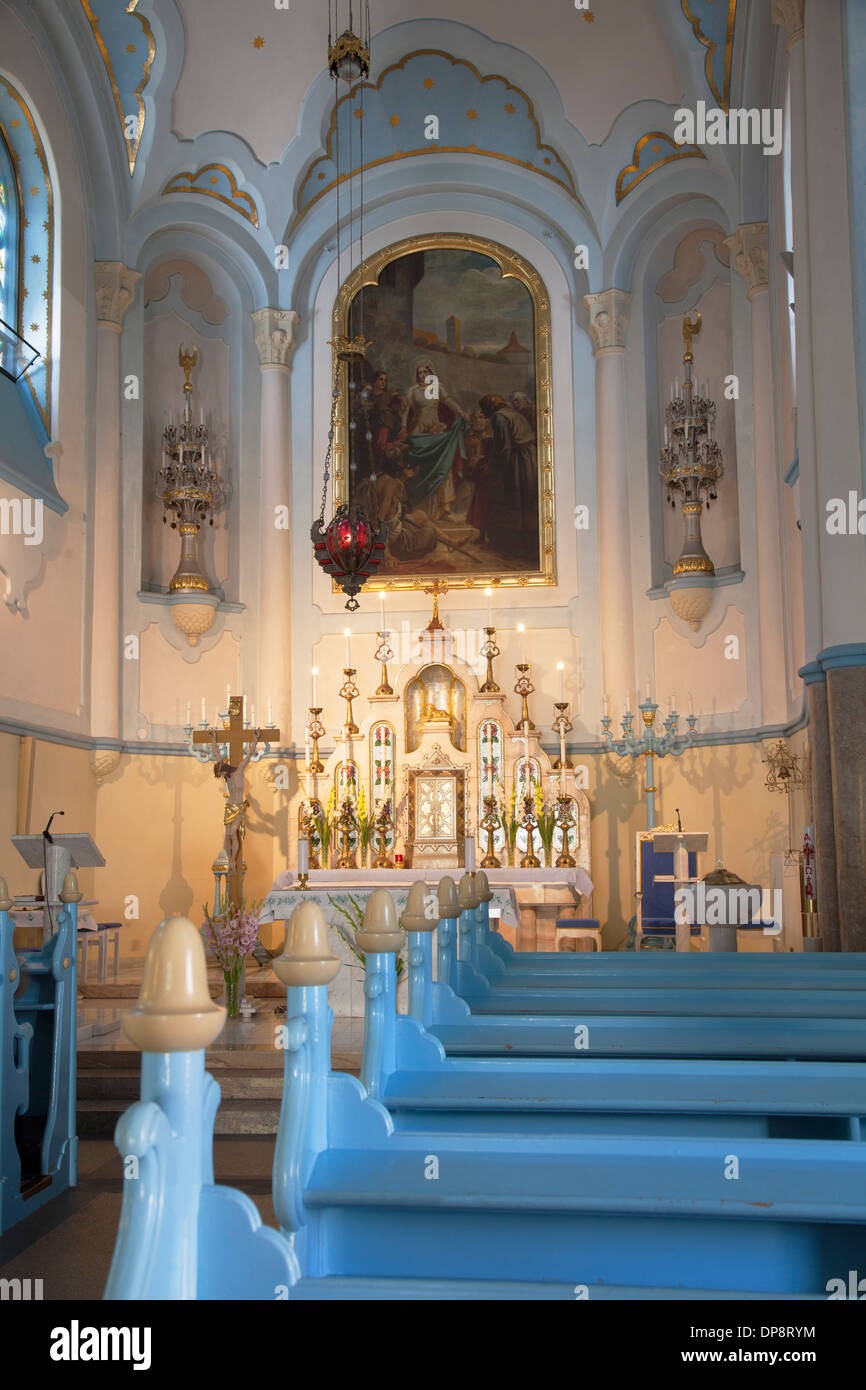 Interno della chiesa di Santa Elisabetta (blu chiesa), Bratislava, Slovacchia Foto Stock