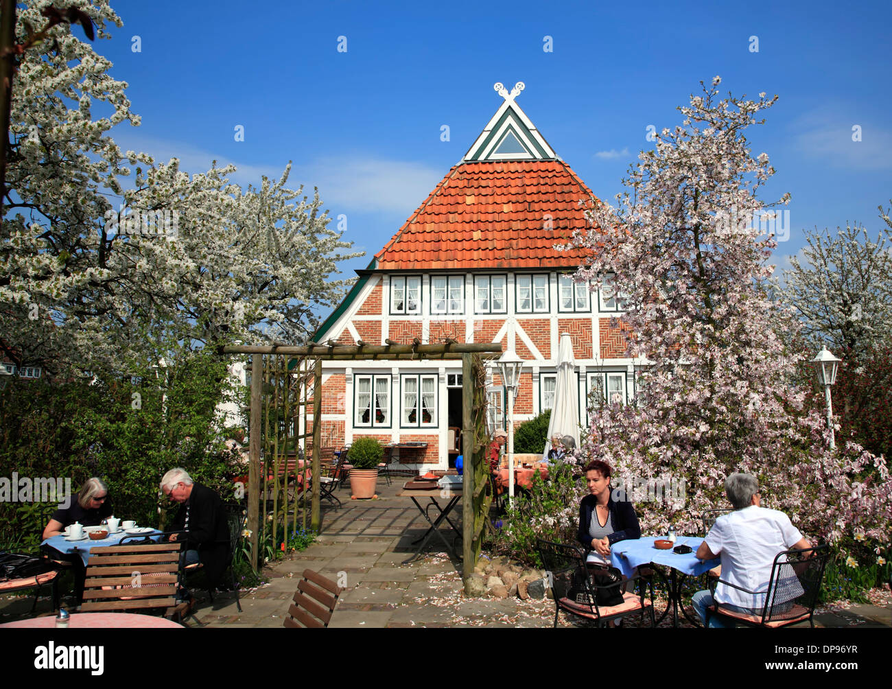 Cafe e ristorante ALTLAENDER OBSTHOF in Hollern-Twielenfleth, Altes Land Bassa Sassonia, Germania, Europa Foto Stock